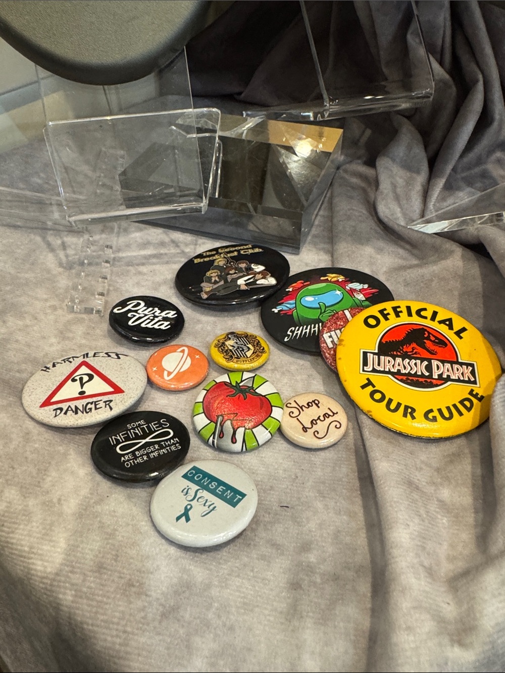 Source Unknown Multicolor Assorted Button Pin Lot - Picture 3 of 3